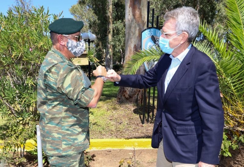 ο Αρχηγός ΓΕΕΘΑ Στρατηγός Κωνσταντίνος Φλώρος και ο Πρέσβης των ΗΠΑ στην Ελλάδα Τζέφρι Πάιατ