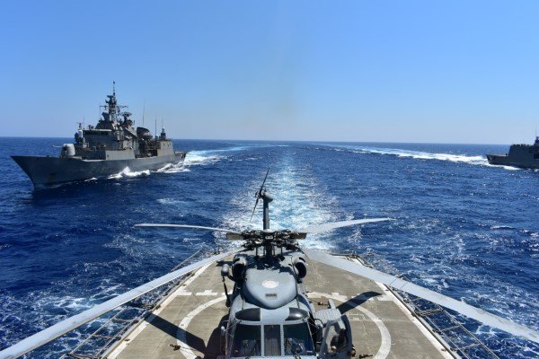 Εντυπωσιακή κοινή αεροναυτική άσκηση Ελλάδας-Γαλλίας-Κύπρου -Φωτογραφία: EUROKINISSI/ ΓΡΑΦΕΙΟ ΤΥΠΟΥ ΥΠ.ΕΘΝΙΚΗΣ ΑΜΥΝΑΣ)