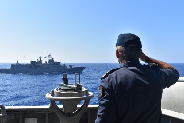 Εντυπωσιακή κοινή αεροναυτική άσκηση Ελλάδας-Γαλλίας-Κύπρου -Φωτογραφία: EUROKINISSI/ ΓΡΑΦΕΙΟ ΤΥΠΟΥ ΥΠ.ΕΘΝΙΚΗΣ ΑΜΥΝΑΣ)
