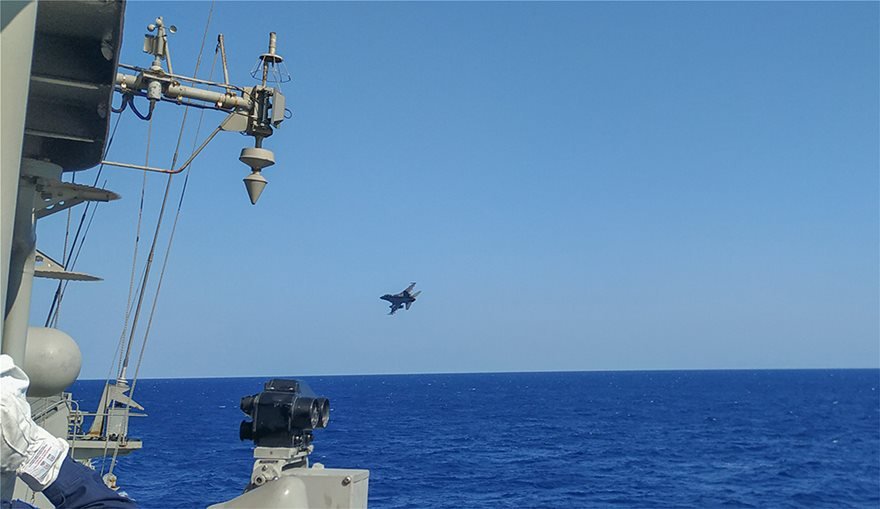 Εικόνες από τις ασκήσεις των Ενόπλων Δυνάμεων Ελλάδας και ΗΑΕ