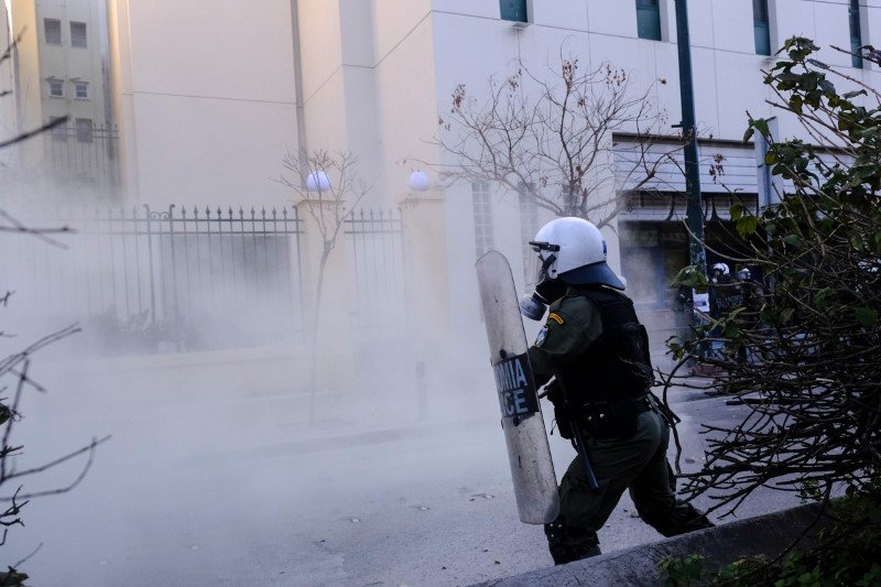 Ενταση στην ΑΣΟΕΕ: Τα ΜΑΤ μπήκαν στο προαύλιο της σχολής -Τρεις προσαγωγές -Φωτοραφία: Alexandros Michailidis / SOOC