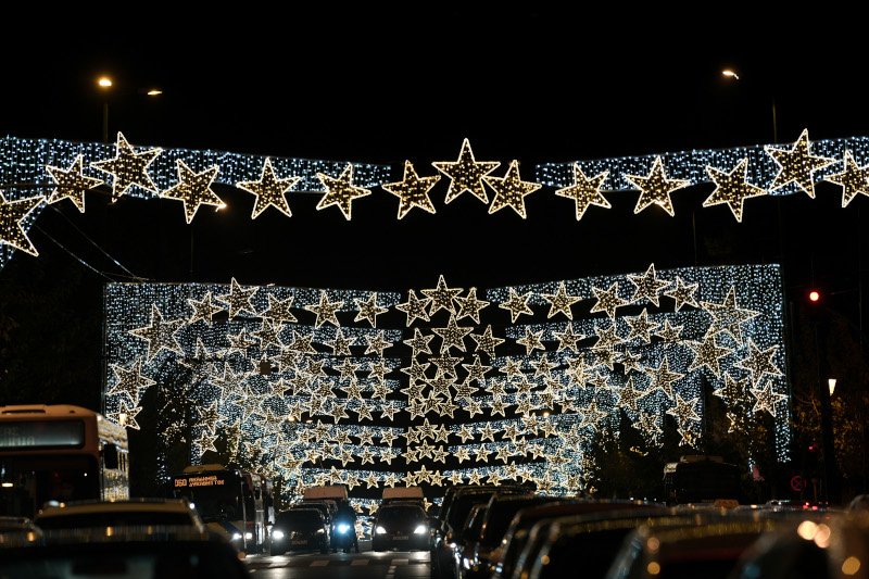 Ενας ουρανός με αστέρια στη Βασιλίσσης Σοφίας / Φωτογραφία: EUROKINISSI/ΚΑΡΑΓΙΑΝΝΗΣ ΜΙΧΑΛΗΣ
