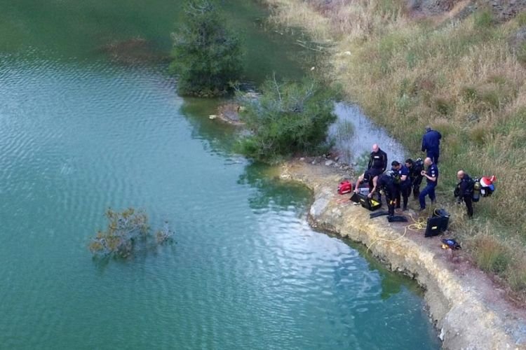 Πυροσβέστες και δύτες σε έρευνα σε λίμνη στην Κύπρο