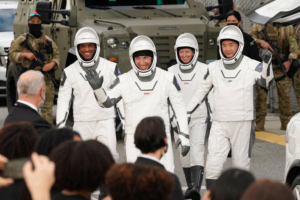 Το πλήρωμα του Space X