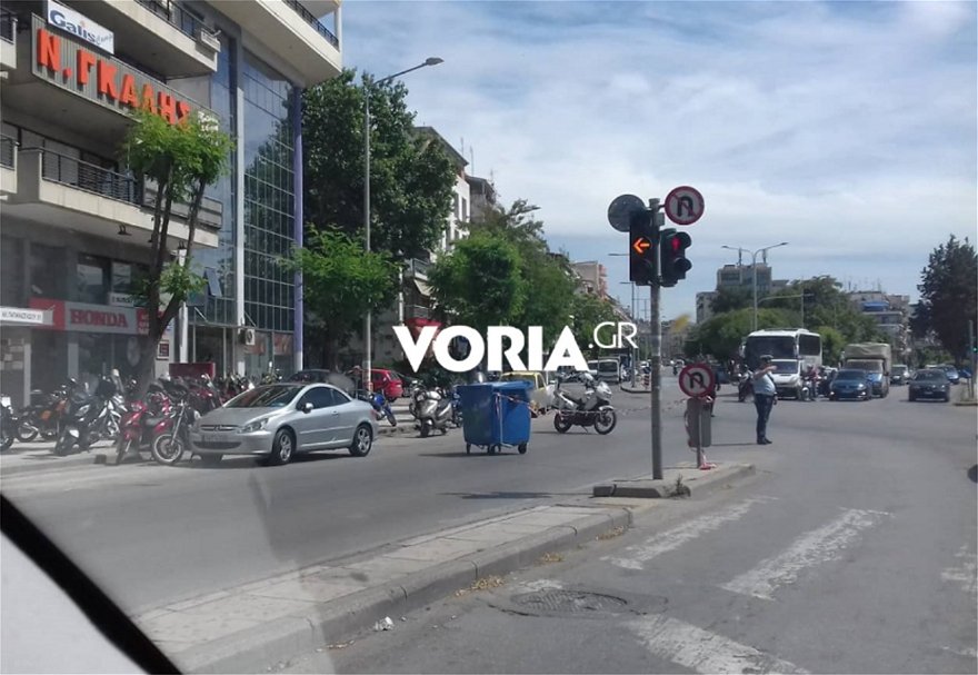 Η Τροχαία προχώρησε σε διακοπή της κυκλοφορίας σε κεντρικούς δρόμους της Θεσσαλονίκης / Φωτογραφία: voria.gr
