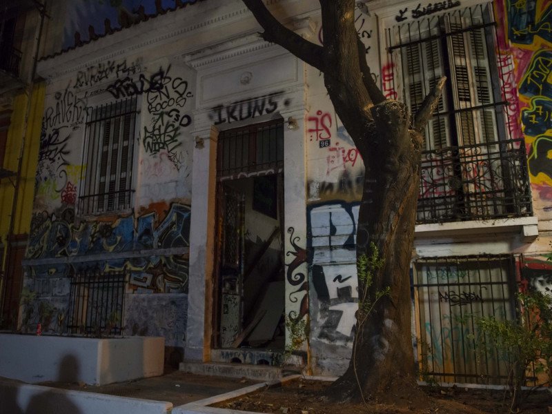 Πριν το πρώτο φως της ημέρας ξεκίνησε η επιχείρηση της ΕΛ.ΑΣ.