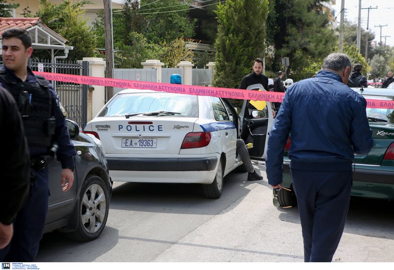 Περιπολικό, αστυνομικοί, κορδέλα