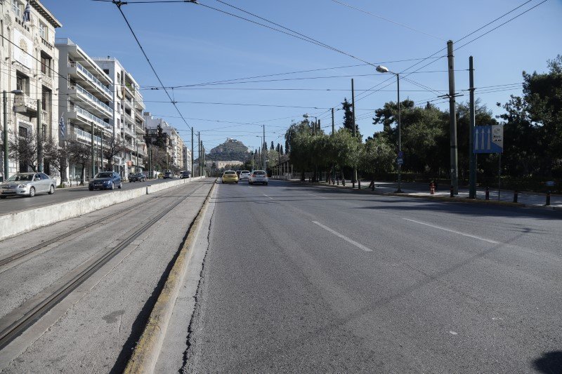 Αδεια η λεωφόρος Β. Αμαλίας το πρωί του Σαββάτου-Φωτογραφία: EUROKINISSI/ΓΙΑΝΝΗΣ ΠΑΝΑΓΟΠΟΥΛΟΣ