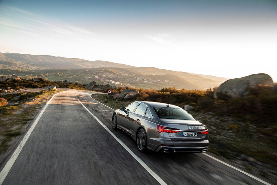 AUDI A6 πλάι πίσω