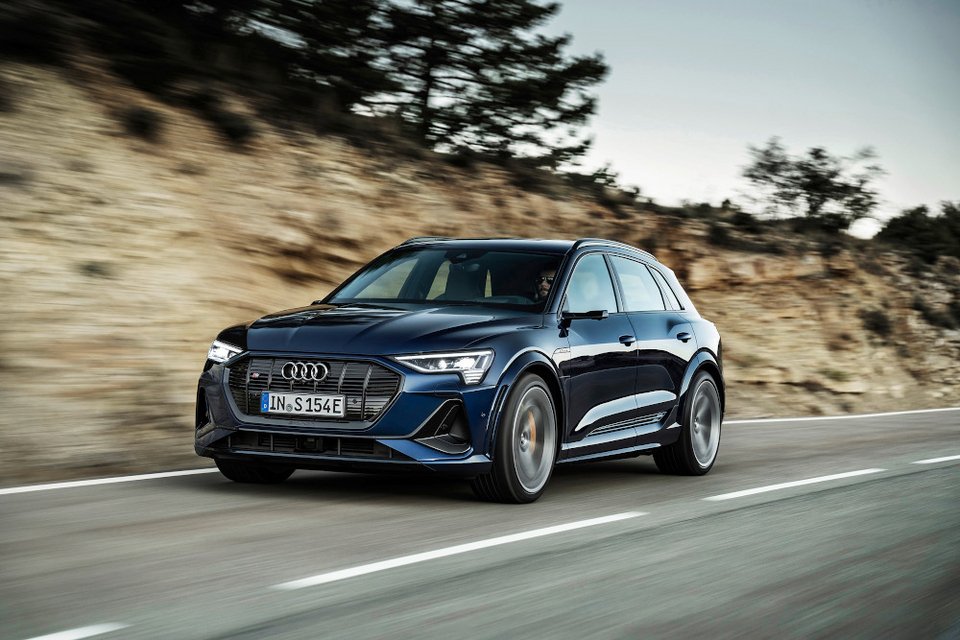 Η Audi αποκαλύπτει τα e-tron S και e-tron S Sportback