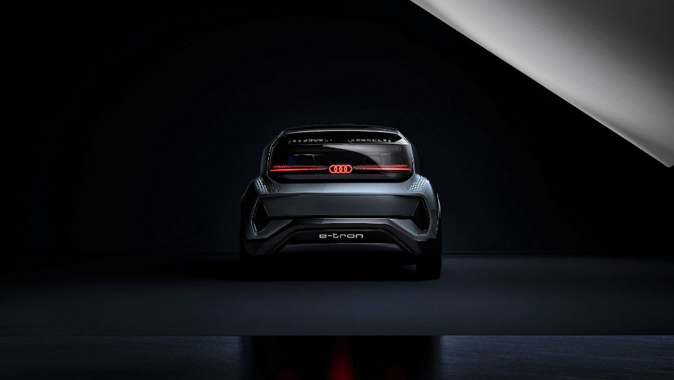 H Audi παρουσιάζει το ηλεκτρικό & αυτόνομο μέλλον της