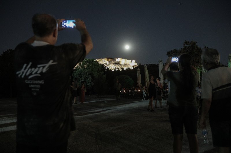 Αυγουστιάτικη πανσέληνος,