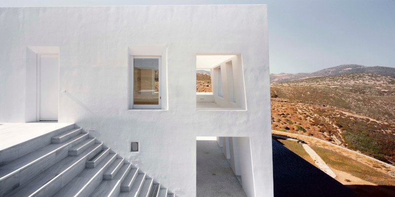 Η κατοικία «Avlakia House» βρίσκεται ανάμεσα σε δύο ρεματιές