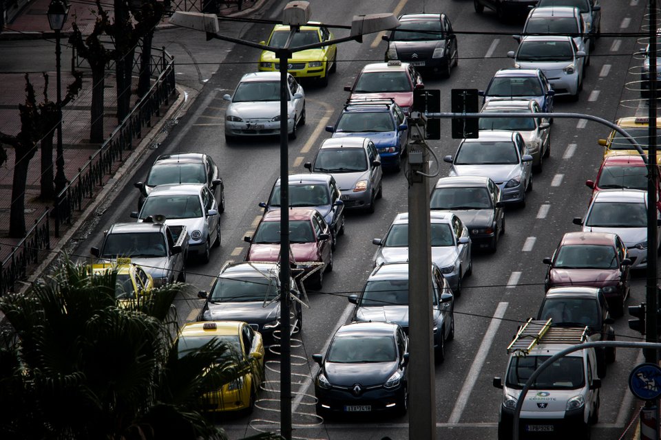 Το ψήσιμο κρέατος ρυπαίνει το περιβάλλον όσο και η κίνηση των αυτοκινήτων/Φωτογραφία: Eurokinissi