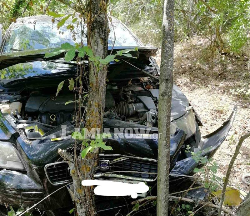 Το αυτοκίνητο έπεσε σε γκρεμό