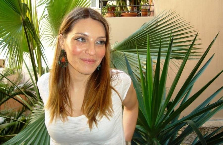 Η Ερι Κύργια, ως πρότινος αναπληρώτρια διευθύντρια του Εθνικού Θεάτρου