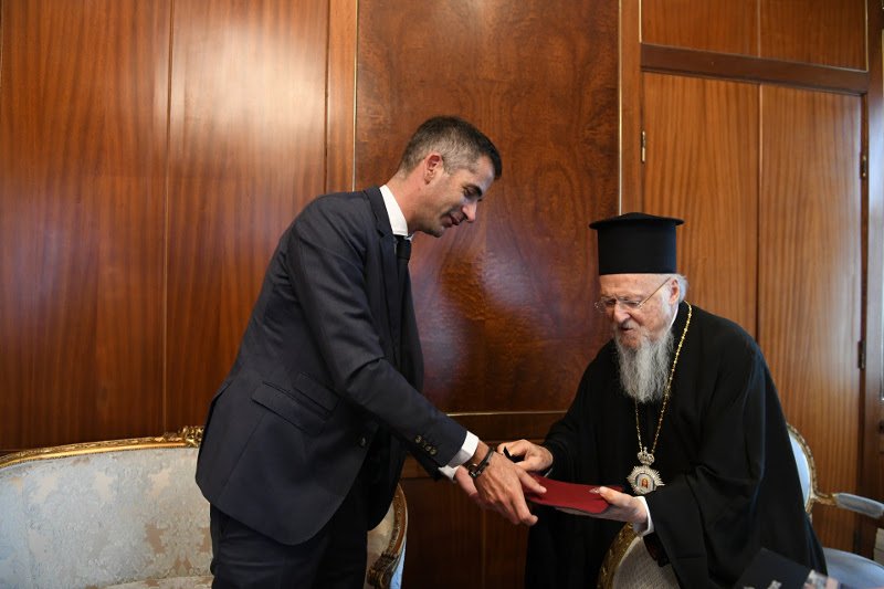 Ο Οικουμενικός Πατριάρχης έδωσε τις Πατριαρχικές ευχές και την ευλογία του στο νεοεκλεγέντα Δήμαρχο Αθηναίων, Κώστα Μπακογιάννη
