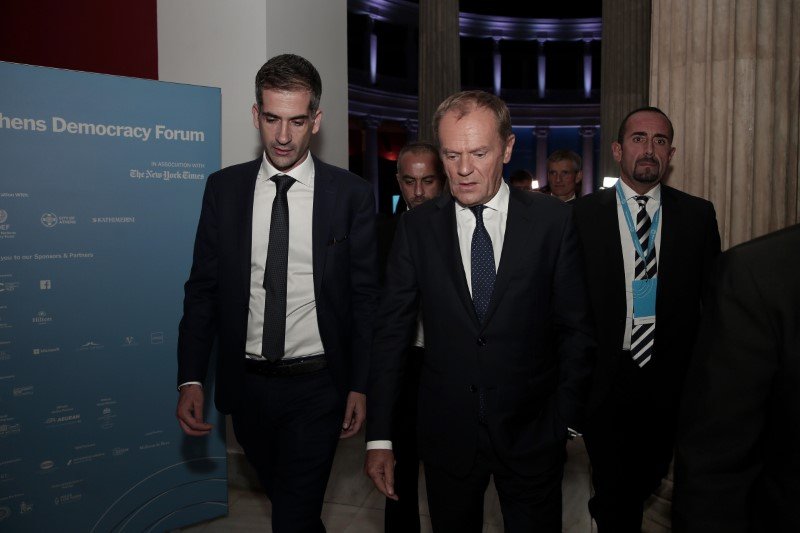 Ο κ. Μπακογιάννης έδωσε το βήμα στον Πρόεδρο του Ευρωπαϊκού Συμβουλίου Ντόναλντ Τουσκ που ήταν ο κεντρικός ομιλητής της πρώτης συζήτησης