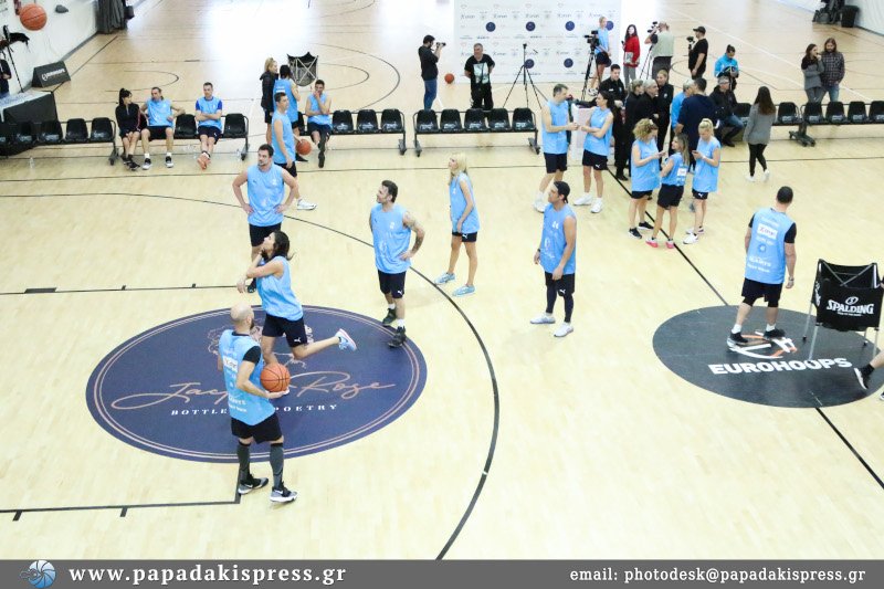 Το γήπεδο του PLAY 2 W.I.N. – Αγώνας μπάσκετ εναντίον της βίας κατά των γυναικών