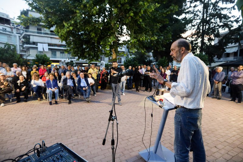 Πολύ μικρή η συμμετοχή του κόσμου στην ομιλία Μπελαβίλα στα Καμίνια