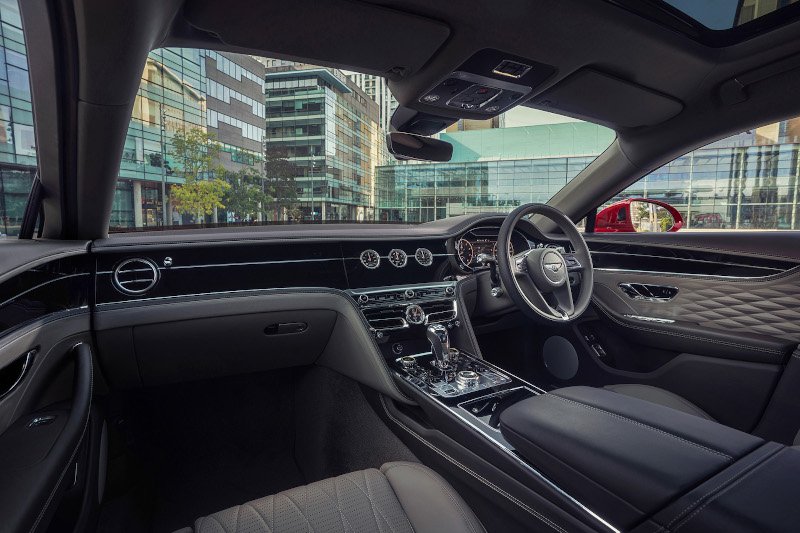 Με 550 άλογα η κορυφαία Bentley Flying Spur