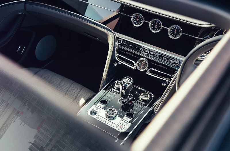Με 550 άλογα η κορυφαία Bentley Flying Spur