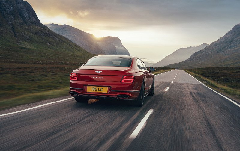 Με 550 άλογα η κορυφαία Bentley Flying Spur