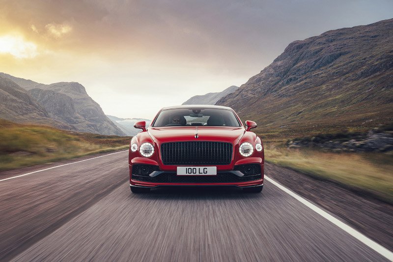 Με 550 άλογα η κορυφαία Bentley Flying Spur
