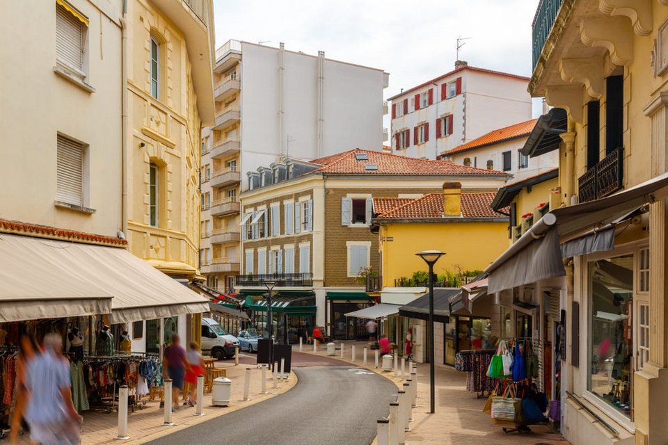 Τα σοκάκια της πόλης Μπιαρίτς σήμερα