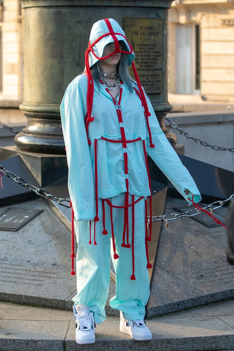 Η Billie Eilish στην Εβδομάδα Μόδας του Παρισιού