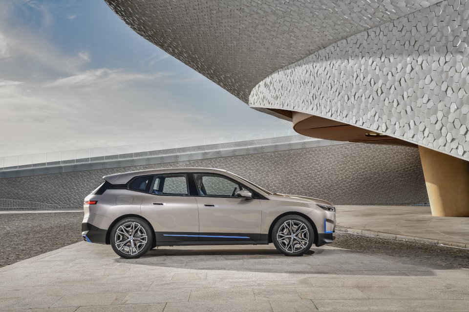 iX: To πρώτο ηλεκτρικό SUV της BMW