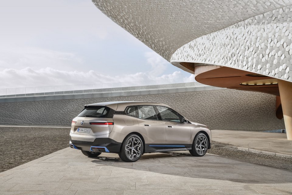 iX: To πρώτο ηλεκτρικό SUV της BMW