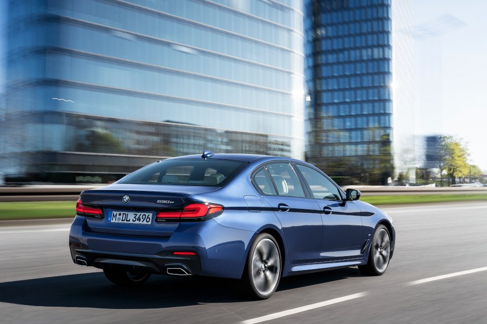 H BMW ανανεώνει τη Σειρά 5