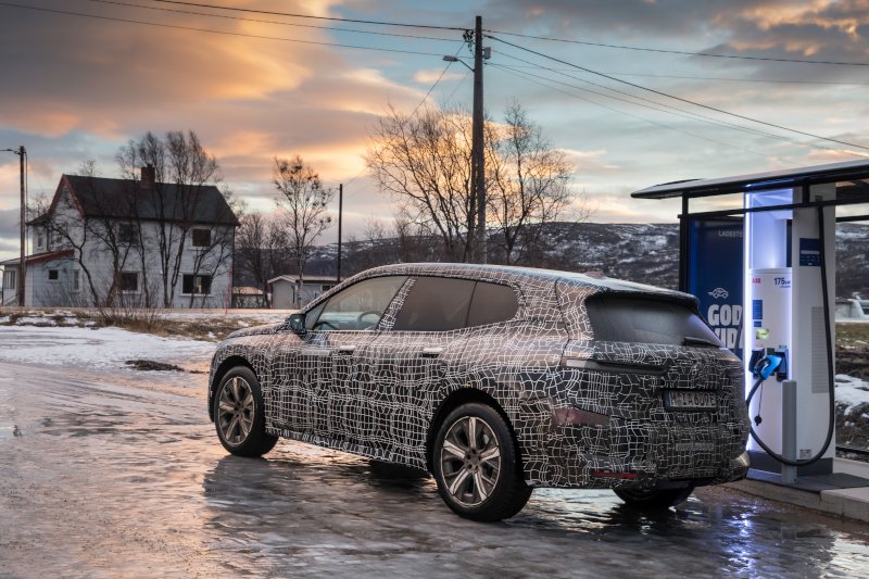 Η BMW iX υποβάλλεται σε τελικές χειμερινές δοκιμές