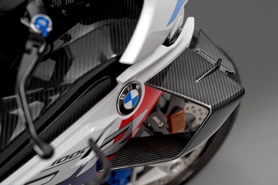 BMW M 1000 RR με 212 άλογα -Εντυπωσιακές εικόνες