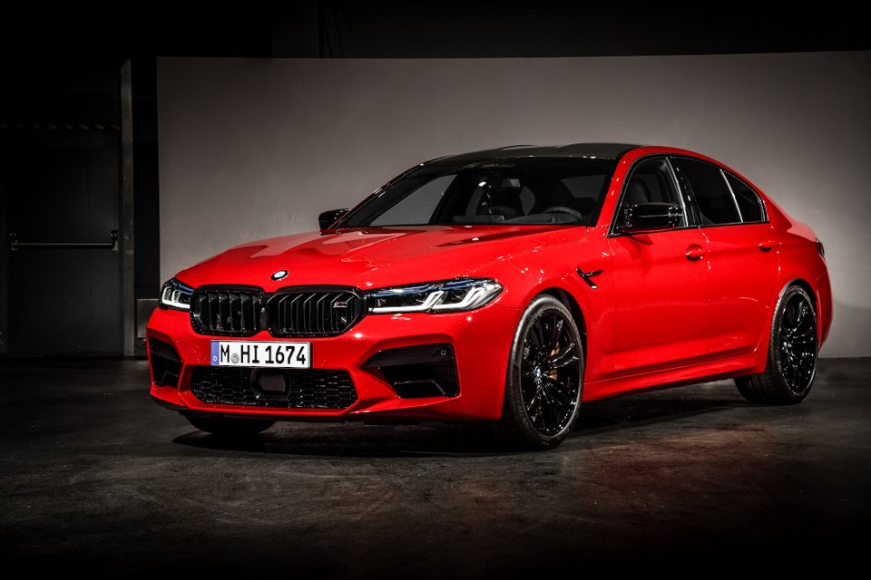 Η BMW ανανεώνει την κορυφαία M5