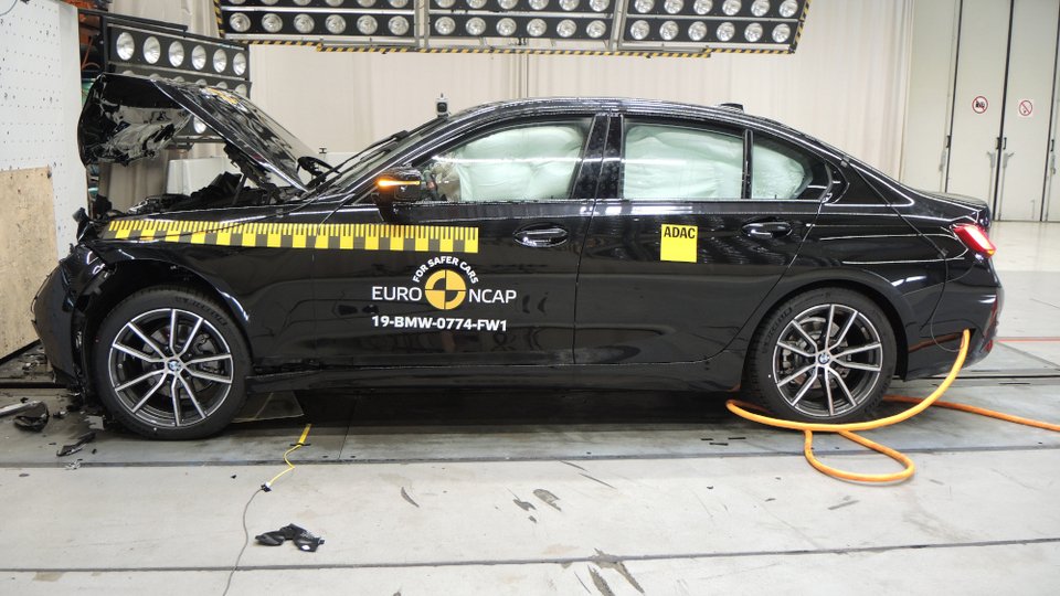 Euro NCAP: Πέντε αστέρια για τη νέα BMW Σειρά 3