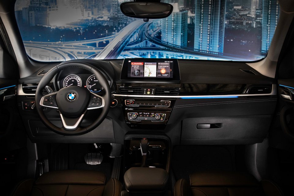 H υβριδική BMW X1 λανσάρεται στην Ελλάδα
