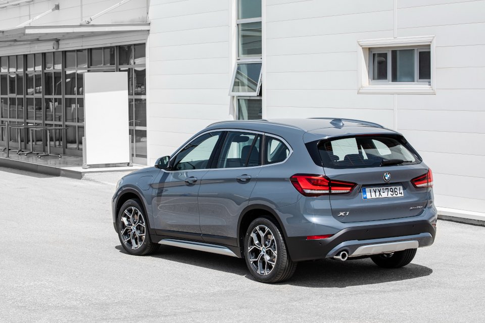 H υβριδική BMW X1 λανσάρεται στην Ελλάδα
