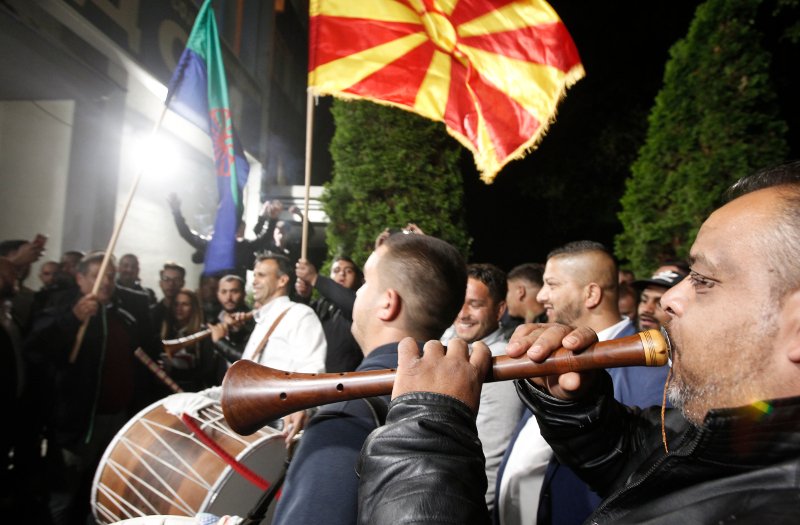 Με μουσική και χορό οι πανηγυρισμοί για τη νίκη του Πεντάροφσκι
