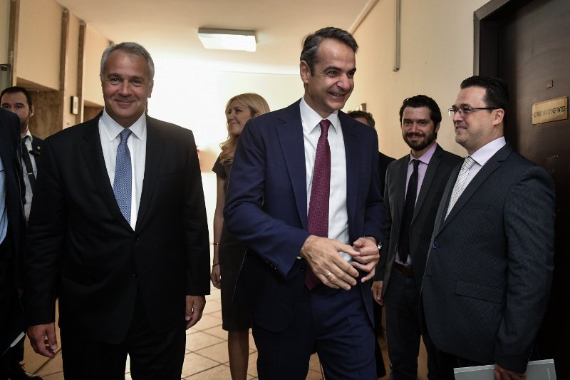 Τον Κυριάκο Μητσοτάκη υποδέχθηκε ο αρμόδιος υπουργός, Μάκης Βορίδης.