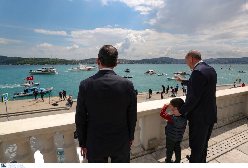 Ο Ερντογάν με θέα τον Βόσπορο