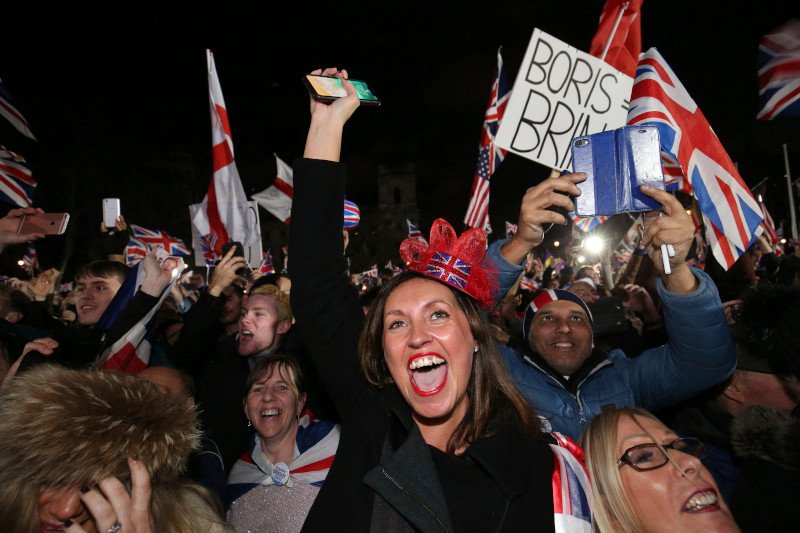 Τα πρώτα πανηγύρια μετά το Brexit /Φωτογραφία: Jonathan Brady/PA via AP