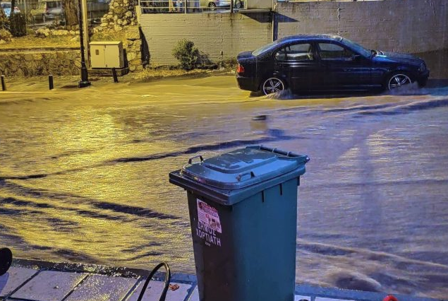 Ποτάμι οι δρόμοι στη Θεσσαλονίκη