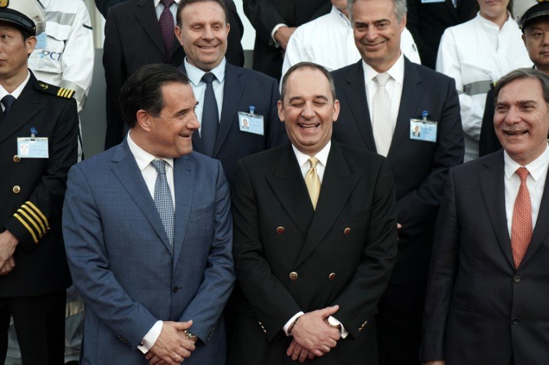 Αδωνις Γεωργιάδης και Γιάννης Πλακιωτάκης γελαστοί