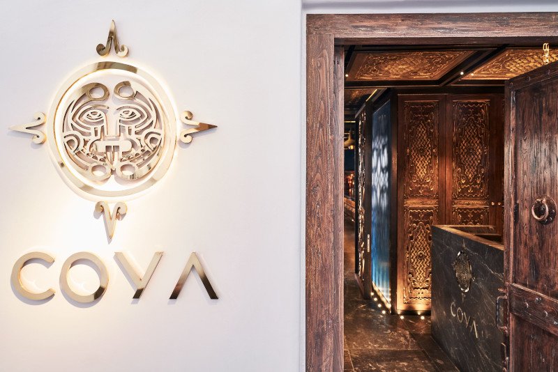 Η είσοδος του COYA Mykonos