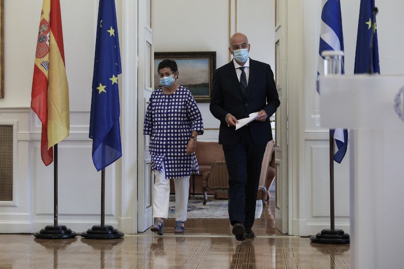 Συνάντηση του υπουργού Εξωτερικών Νίκου Δένδια με την υπουργό Εξωτερικών της Ισπανίας, Αράντσα Γκονζάλεθ Λάγια Φωτογραφία: EUROKINISSI/ΣΤΕΛΙΟΣ ΜΙΣΙΝΑΣ