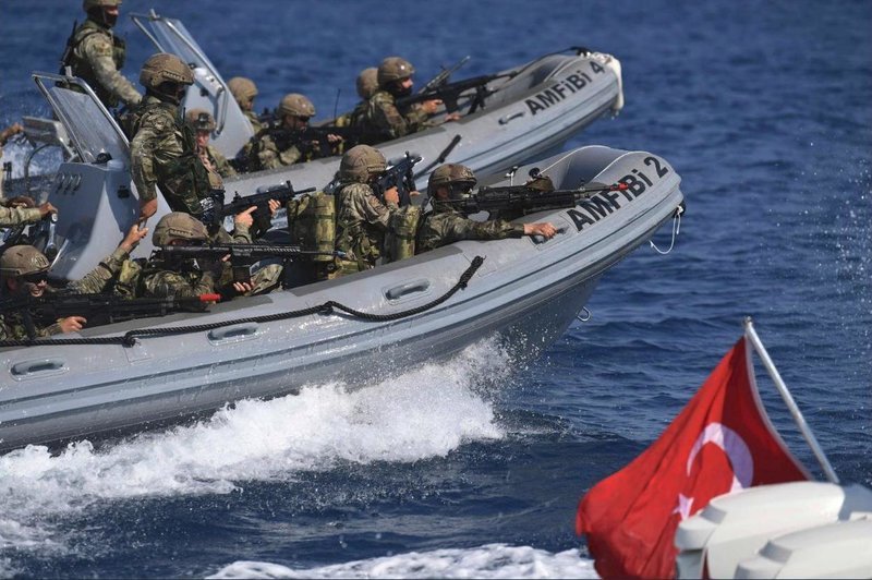 Τούρκοι κομάντο πάνω στα φουσκωτά