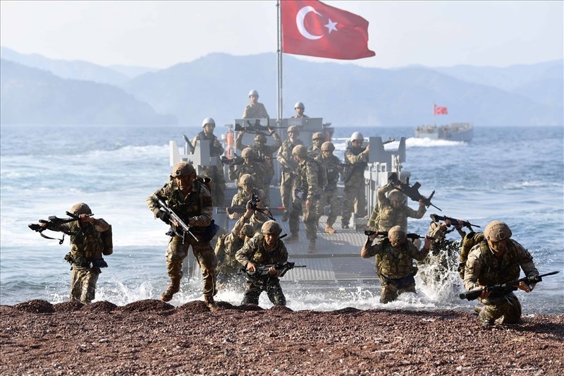 Τούρκοι κομάντος βγαίνουν από το αποβατικό