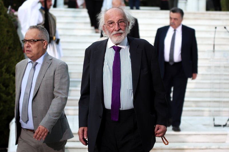 Ο Αλέξανδρος Λυκουρέζος προσέρχεται στο Προεδρικό μέγαρο -